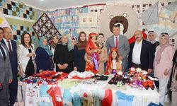 Banaz'da halk eğitim merkezi kursiyerlerinin yaptıkları ürünler sergilendi
