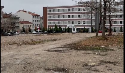 Uşak’a yeni yapılacak 2. kademe devlet hastanesi ne durumda?