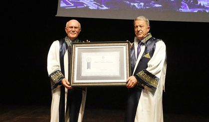 Uşak Üniversitesinden Hulusi Akar’a fahri doktora unvanı