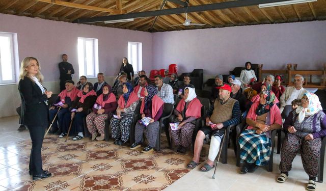 Uşak'ta üniversite öğrencileri köy köy gezerek ilk yardım eğitimi veriyor