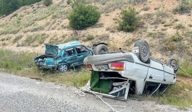 Uşak'ta trafik kazasında 7 kişi yaralandı