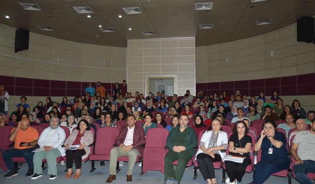 Uşak Eğitim ve Araştırma Hastanesi’nde Mobbing Farkındalık Eğitimi Düzenlendi