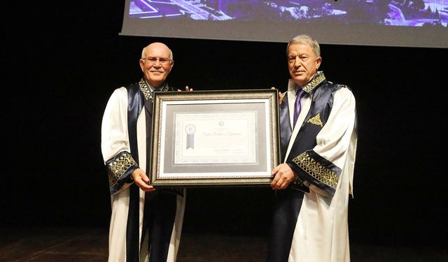 Uşak Üniversitesinden Hulusi Akar’a fahri doktora unvanı