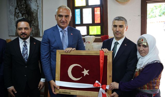 Kültür ve Turizm Bakanı Mehmet Nuri Ersoy, Uşak'ta incelemelerde bulundu