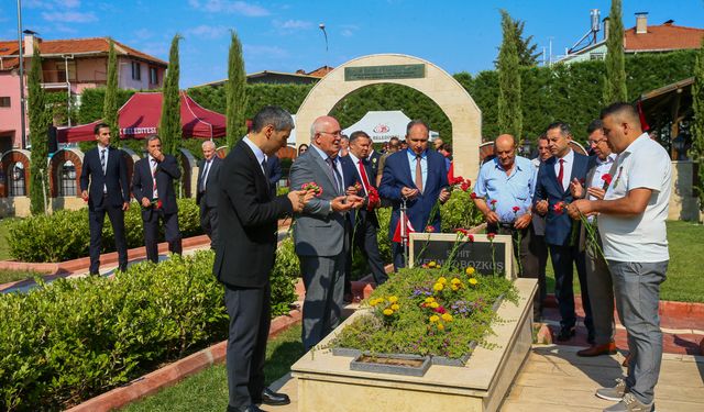 Uşak'ta 15 Temmuz dolayısıyla şehit kabirleri ziyaret edildi