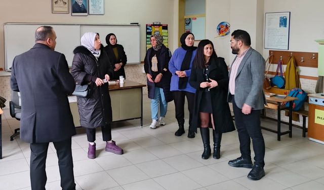 Uşak Kent Konseyi Köy Okullarını Ziyaret Ediyor