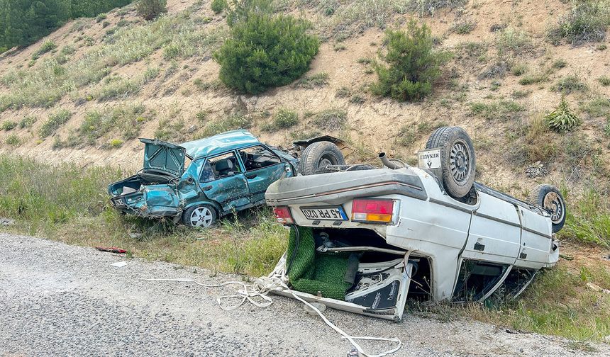 Uşak'ta trafik kazasında 7 kişi yaralandı