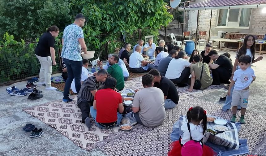 Aile dayanışmasının en güzel örneklerinden biri Uşak’ta sergileniyor