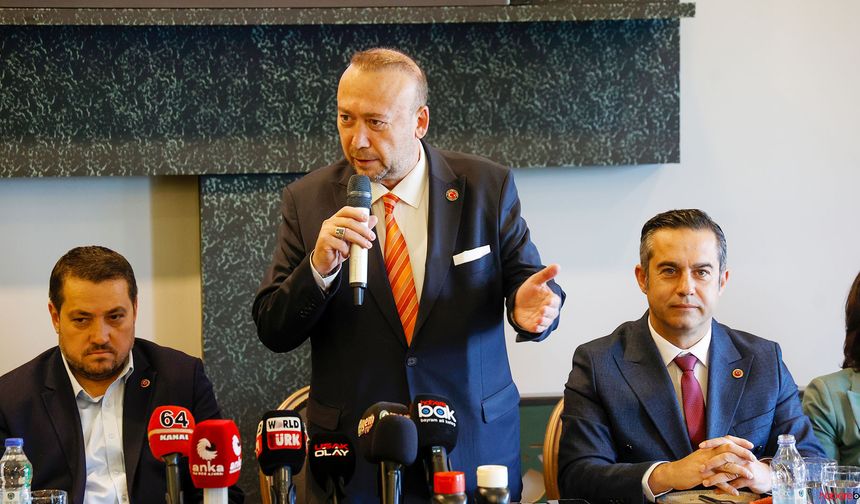 Uşak Belediyesi Yerel Basınla Buluştu: Özkan Yalım’dan Proje ve Hizmetlerde Ayrıntılı Bilgilendirme