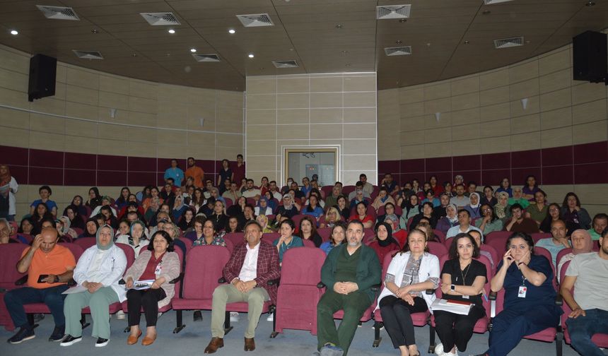 Uşak Eğitim ve Araştırma Hastanesi’nde Mobbing Farkındalık Eğitimi Düzenlendi