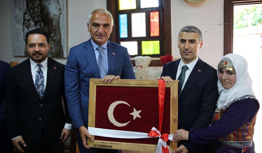 Kültür ve Turizm Bakanı Mehmet Nuri Ersoy, Uşak'ta incelemelerde bulundu