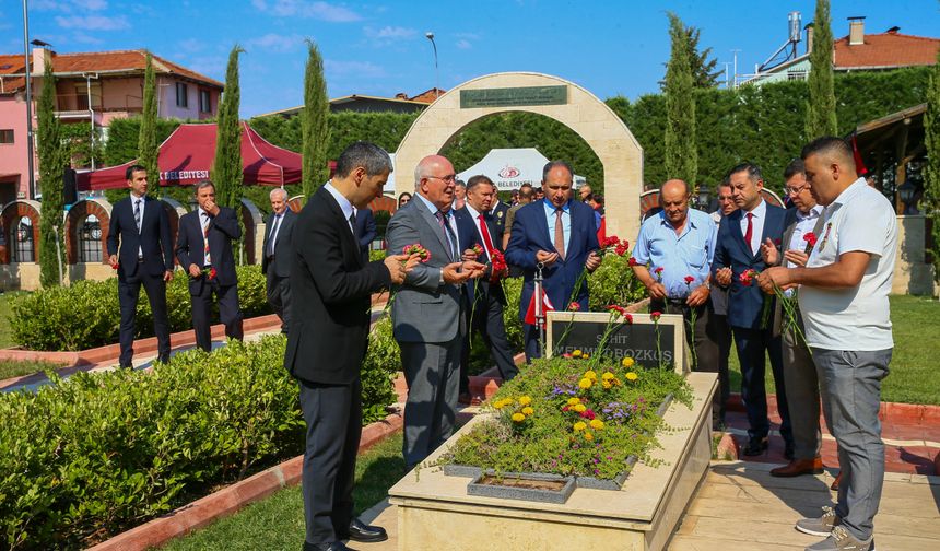 Uşak'ta 15 Temmuz dolayısıyla şehit kabirleri ziyaret edildi