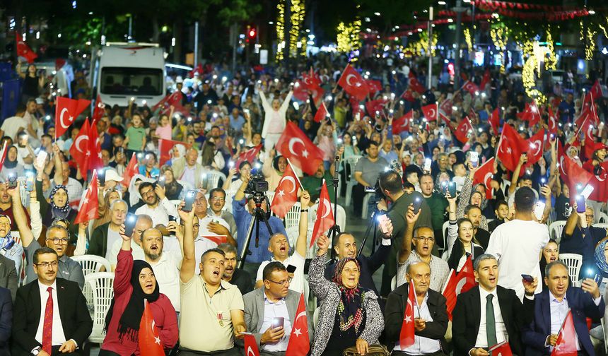 Uşak'ta, 15 Temmuz Demokrasi ve Milli Birlik Günü dolayısıyla program düzenlendi