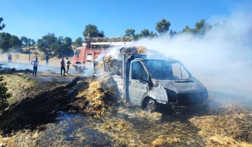 Yanan saman kamyonundaki çift ağır yaralandı