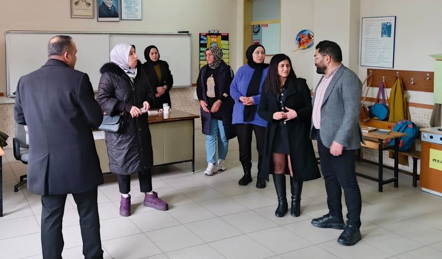 Uşak Kent Konseyi Köy Okullarını Ziyaret Ediyor