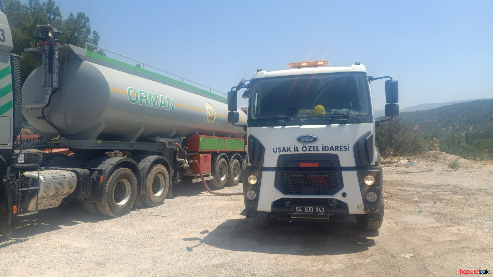Uşak İl Özel İdaresi Yangına Karşı Mücadele Ediyor